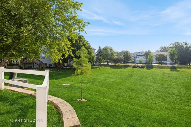 $325,000 | 519 Jennifer Circle, Mundelein, IL 60060