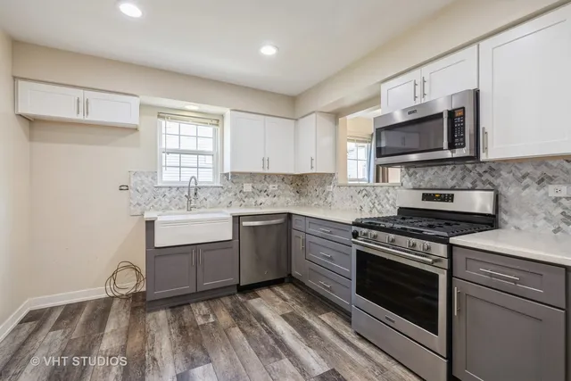 $325,000 | 519 Jennifer Circle, Mundelein, IL 60060