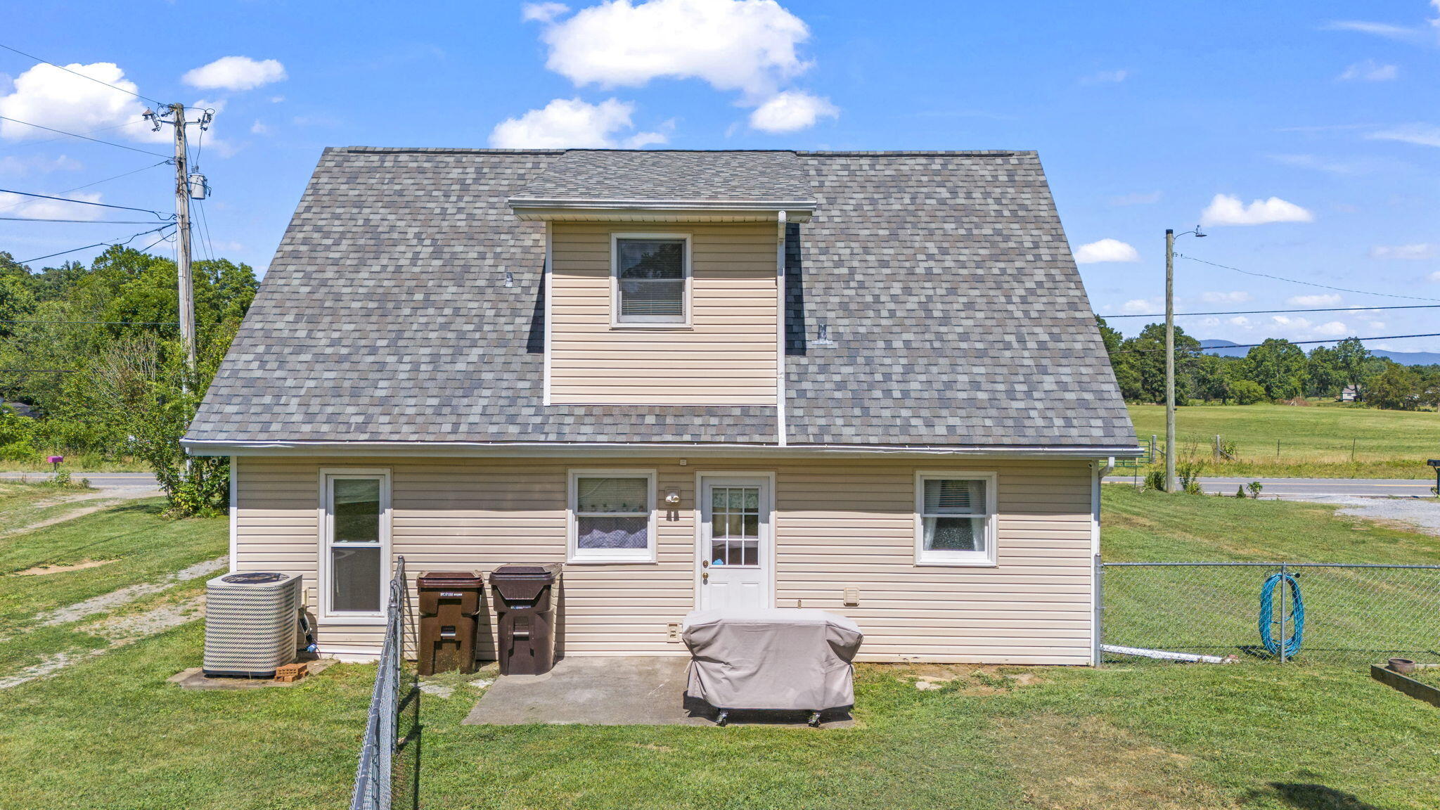 5346 Spring Place Road Southeast Cleveland, TN 37323 - Photo 7 of 33 7-web-or-mls-DJI_20240701161128_0129_D