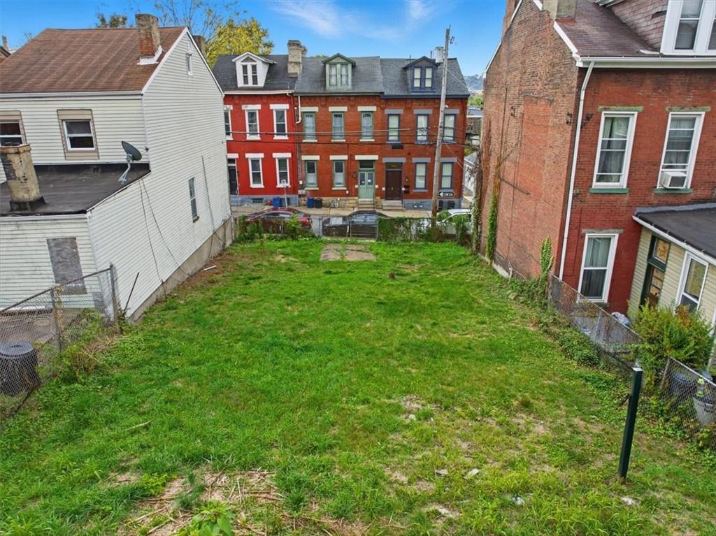 518-520 Armandale Street Pittsburgh, PA 15212 - Photo 7 of 16 a front view of a house with porch