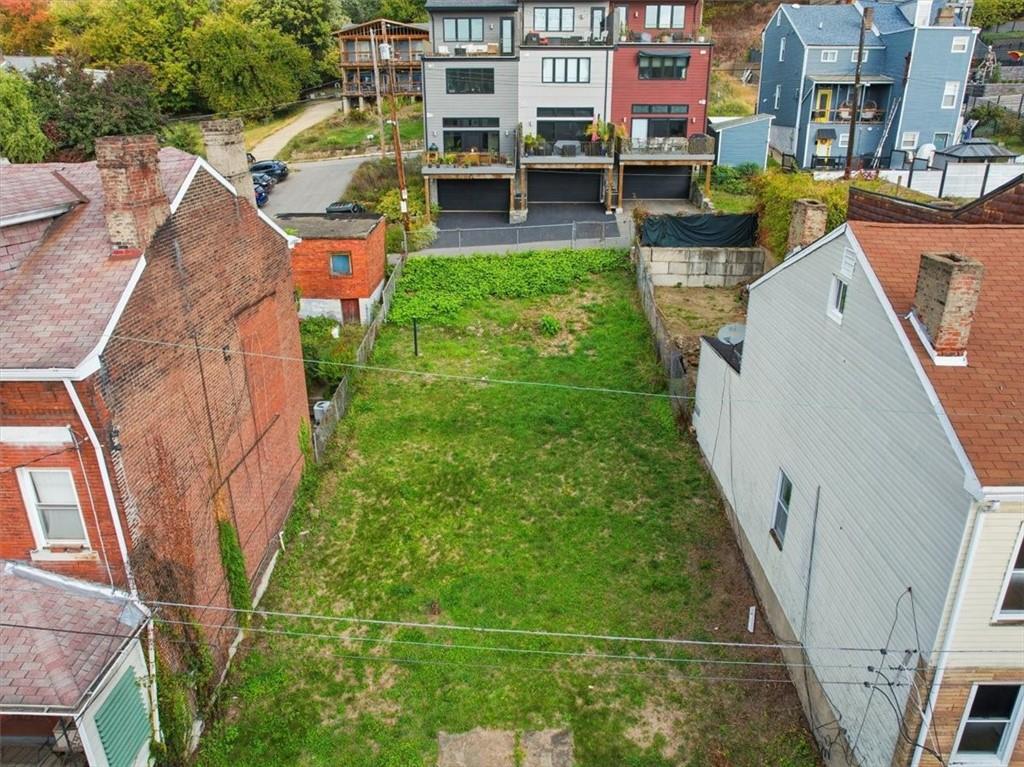 518-520 Armandale Street Pittsburgh, PA 15212 - Photo 10 of 16 a view of a backyard with couches