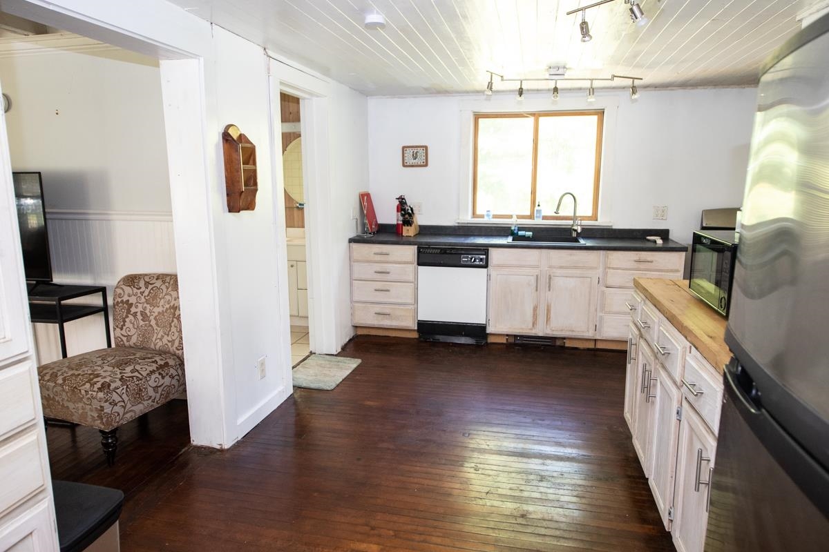 62 Dublin Road Plymouth, VT 05149 - Photo 9 of 17