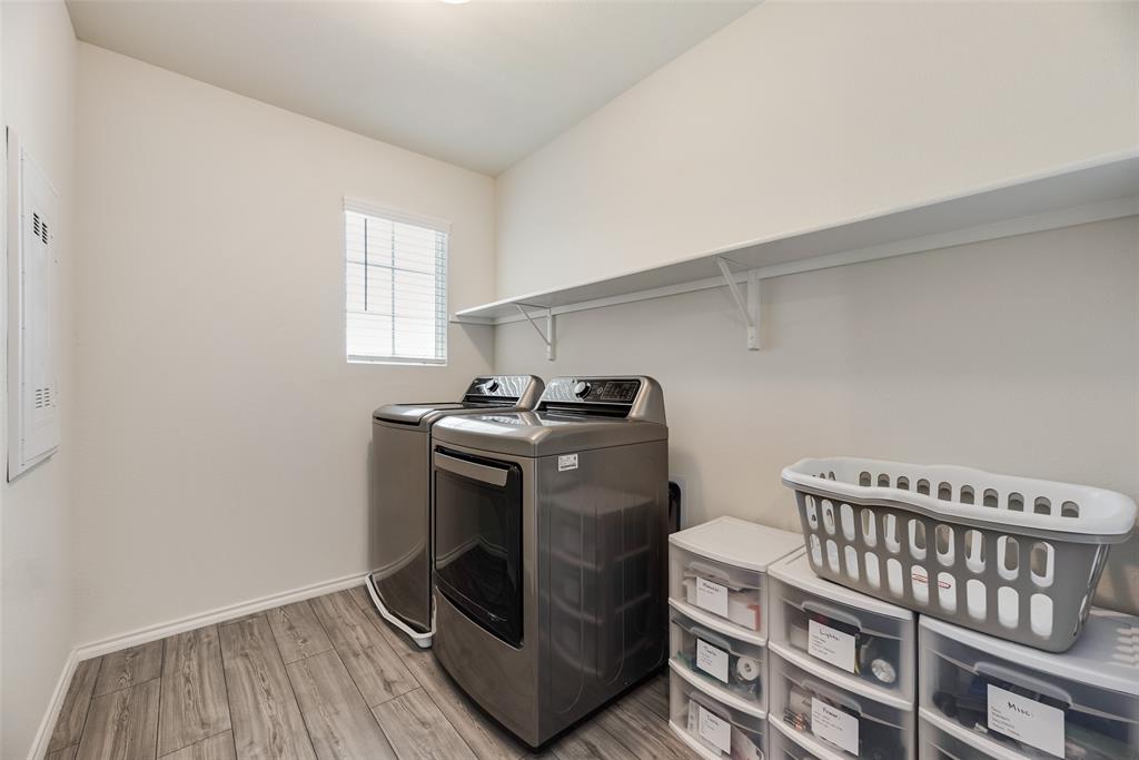 7005 Adderly Road Pilot Point, TX 76258 - Photo 28 of 38 Laundry room
