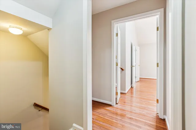 a black and white photo of a room