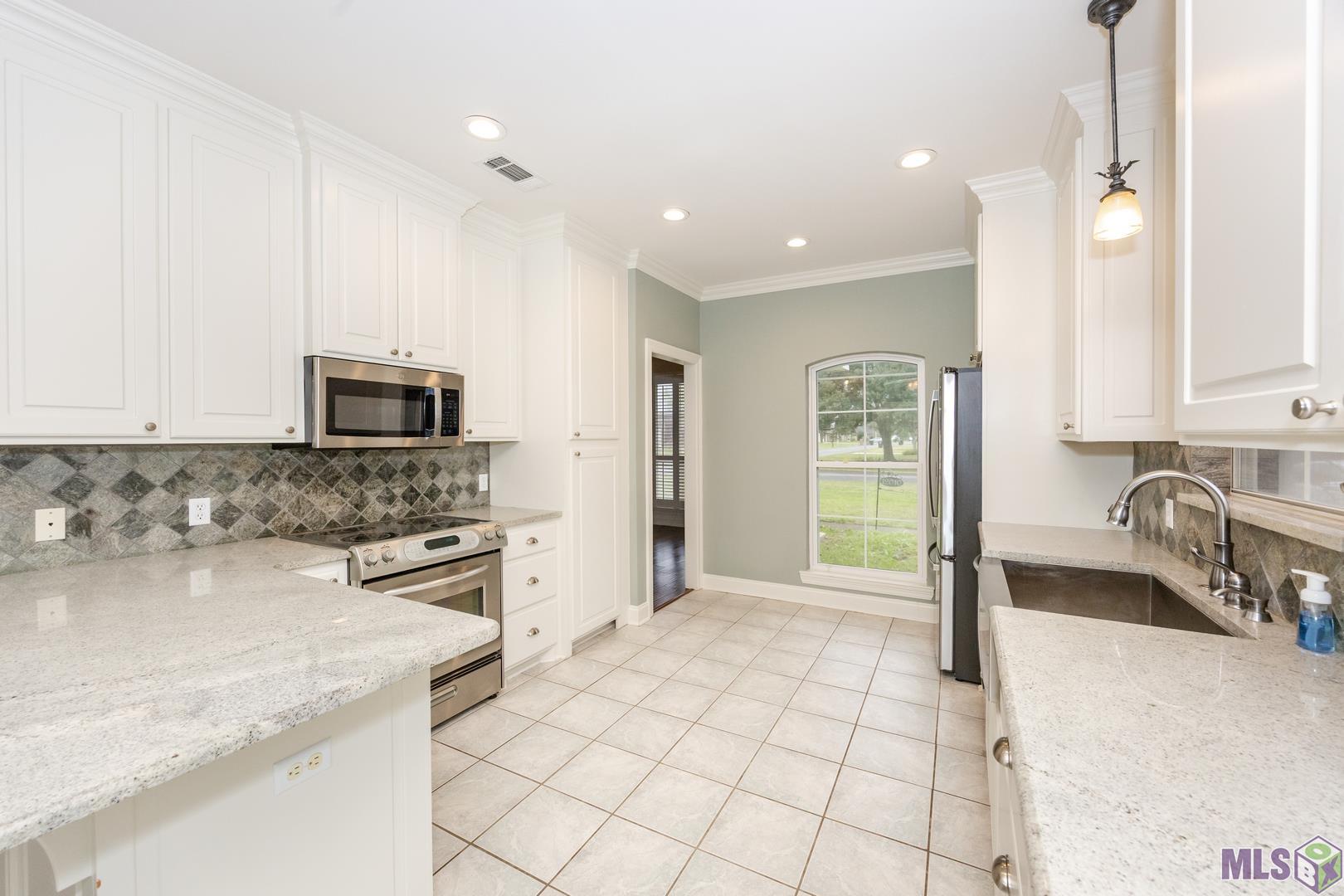 12010 Spring Meadow Drive Baton Rouge, LA 70818 - Photo 7 of 27 Gallery Image 7