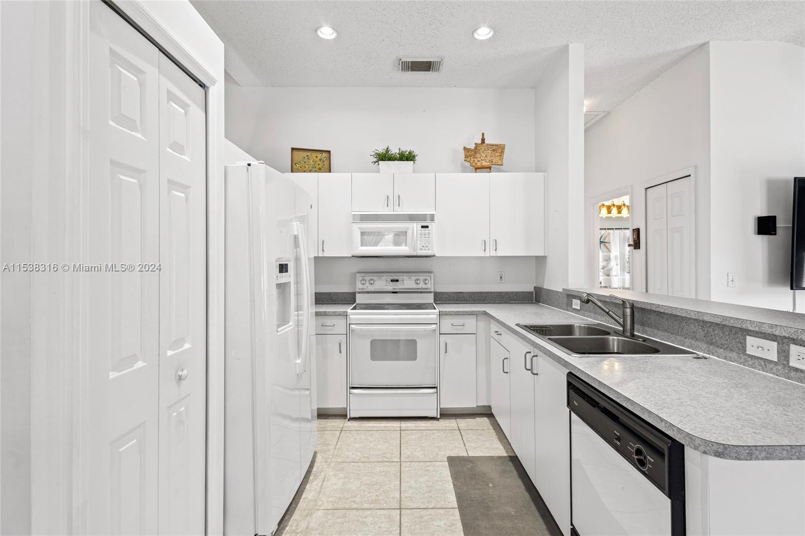 2086 Southwest Villanova Road Port St. Lucie, FL 34953 - Photo 15 of 35 Gallery Image 15