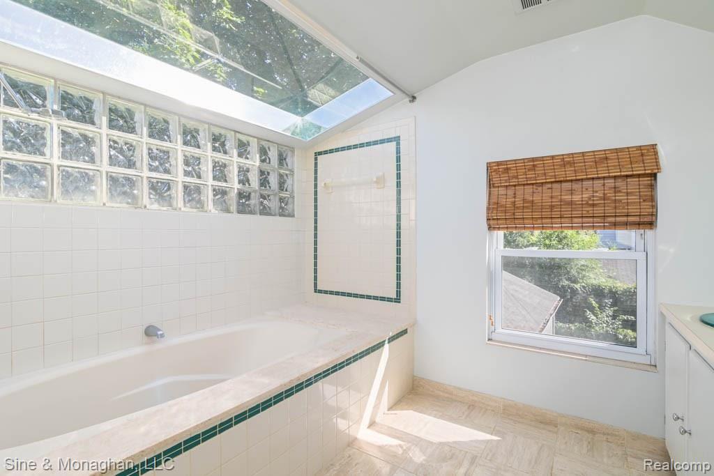 459 Touraine Road Grosse Pointe Farms, MI 48236 - Photo 20 of 28