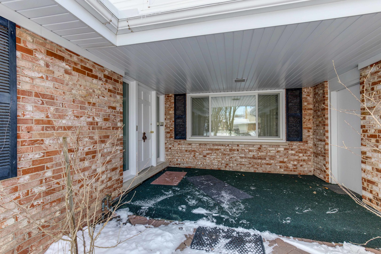 1856 Smith Road Northbrook, IL 60062 - Photo 3 of 36