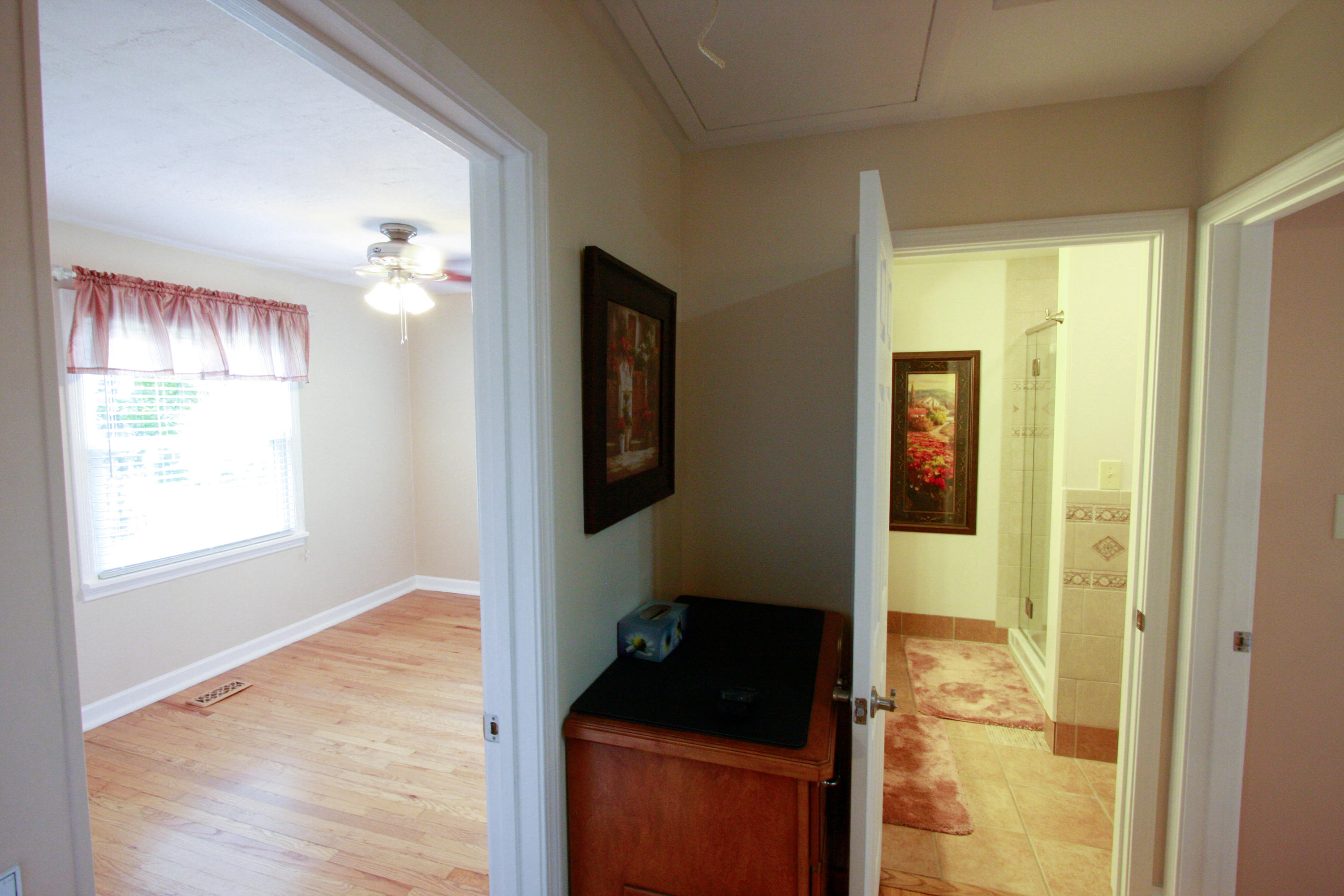 2836 Montvale Road Maryville, TN 37803 - Photo 14 of 39 Split Bedrooms on other side of Living