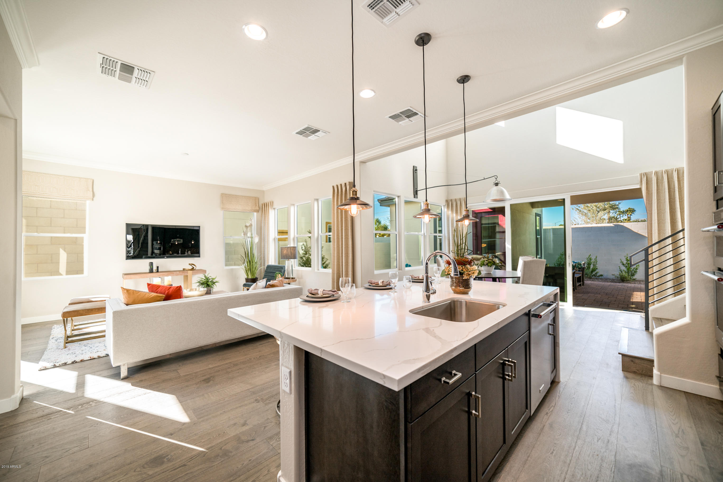1555 East Ocotillo Road, Unit 4 Phoenix, AZ 85014 - Photo 5 of 35 DSC04176a