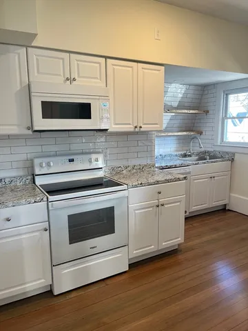 $2,700 | 124 Walnut Street, Unit 2L, Clinton, MA 01510