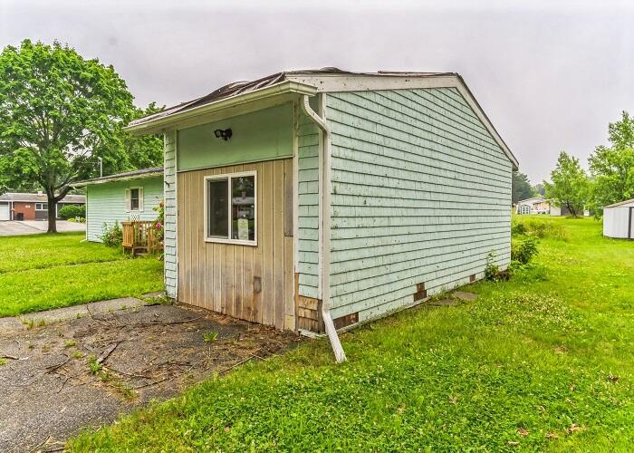 27 Maxwell Lane Bangor, ME 04401 - Photo 3 of 21 3