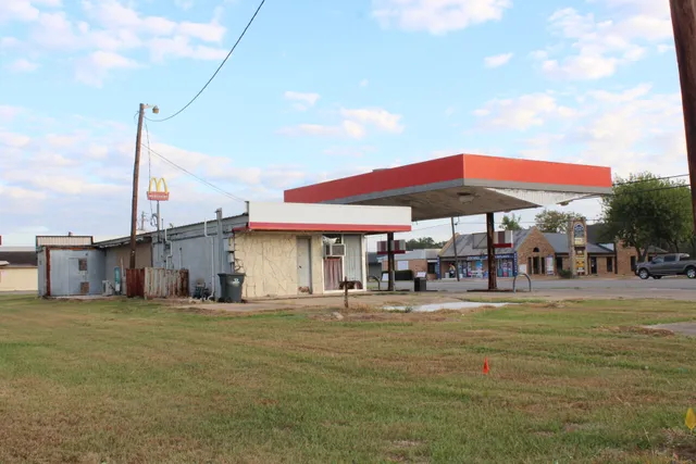 $225,000 | 1101 North Mechanic Street, El Campo, TX 77437