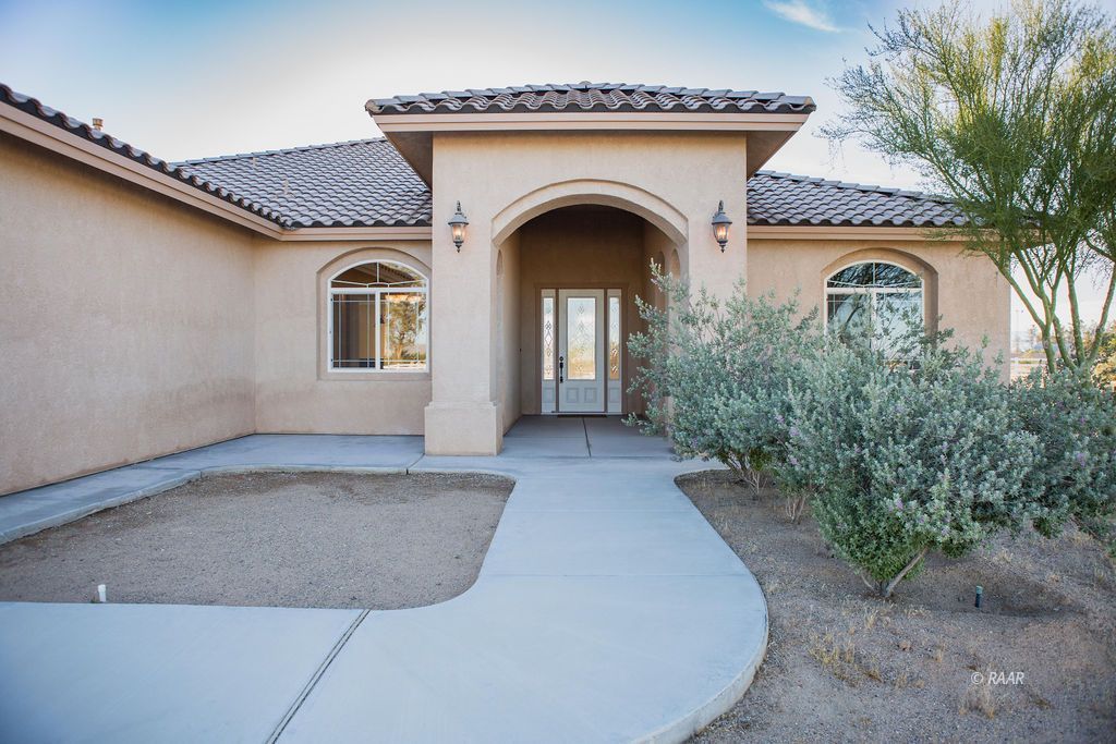 1009 North Garth Street Ridgecrest, CA 93555 - Photo 2 of 35
