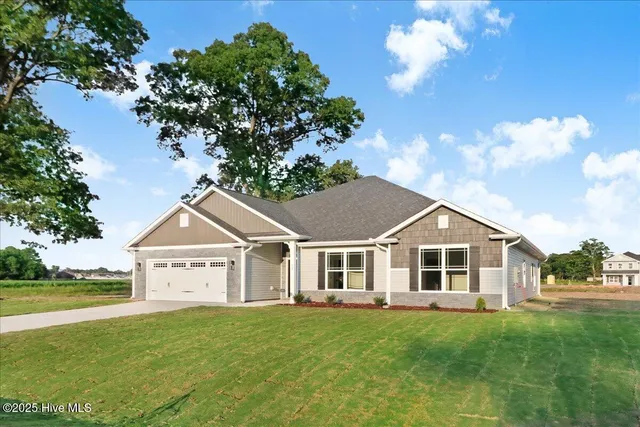 $399,500 | 104 Manchester Court, La Grange, NC 28551