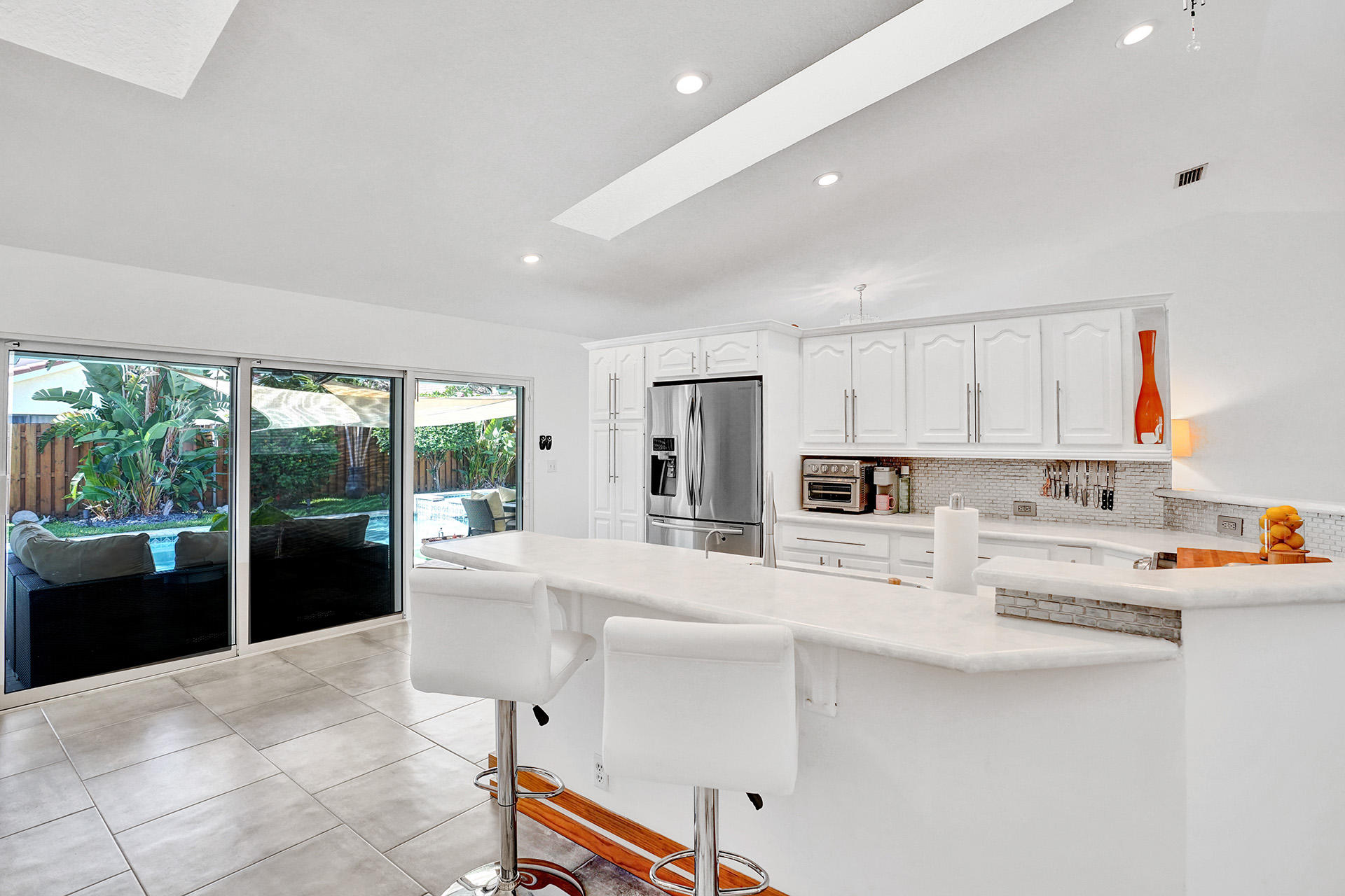 375 Apache Lane Boca Raton, FL 33487 - Photo 10 of 63 43AB4F46-D2CF-4ECB-A5BA-BFA9F51AFDB6