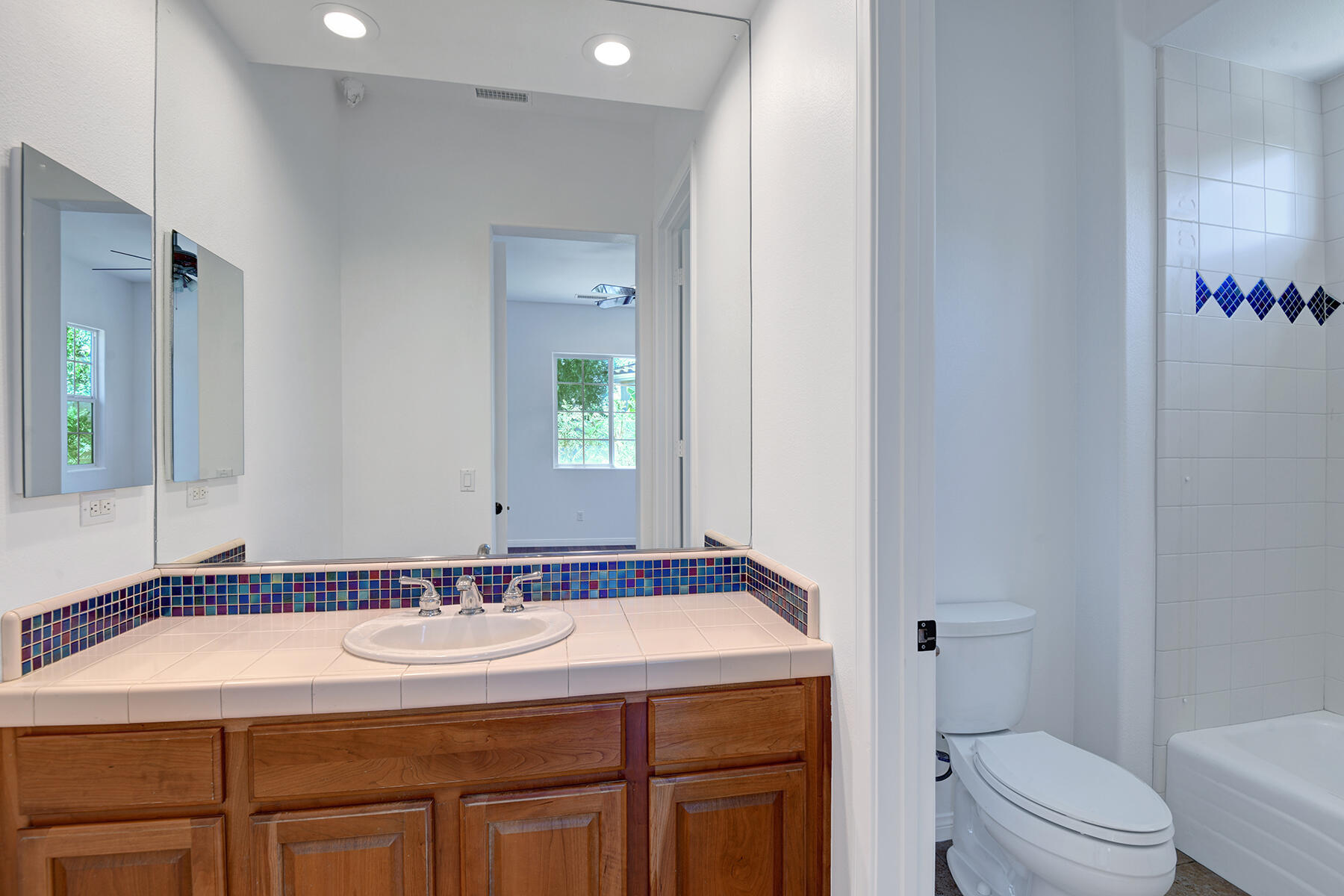 69702 Matisse Road Cathedral City, CA 92234 - Photo 46 of 52 GUEST BEDROOM BATHROOM MLS