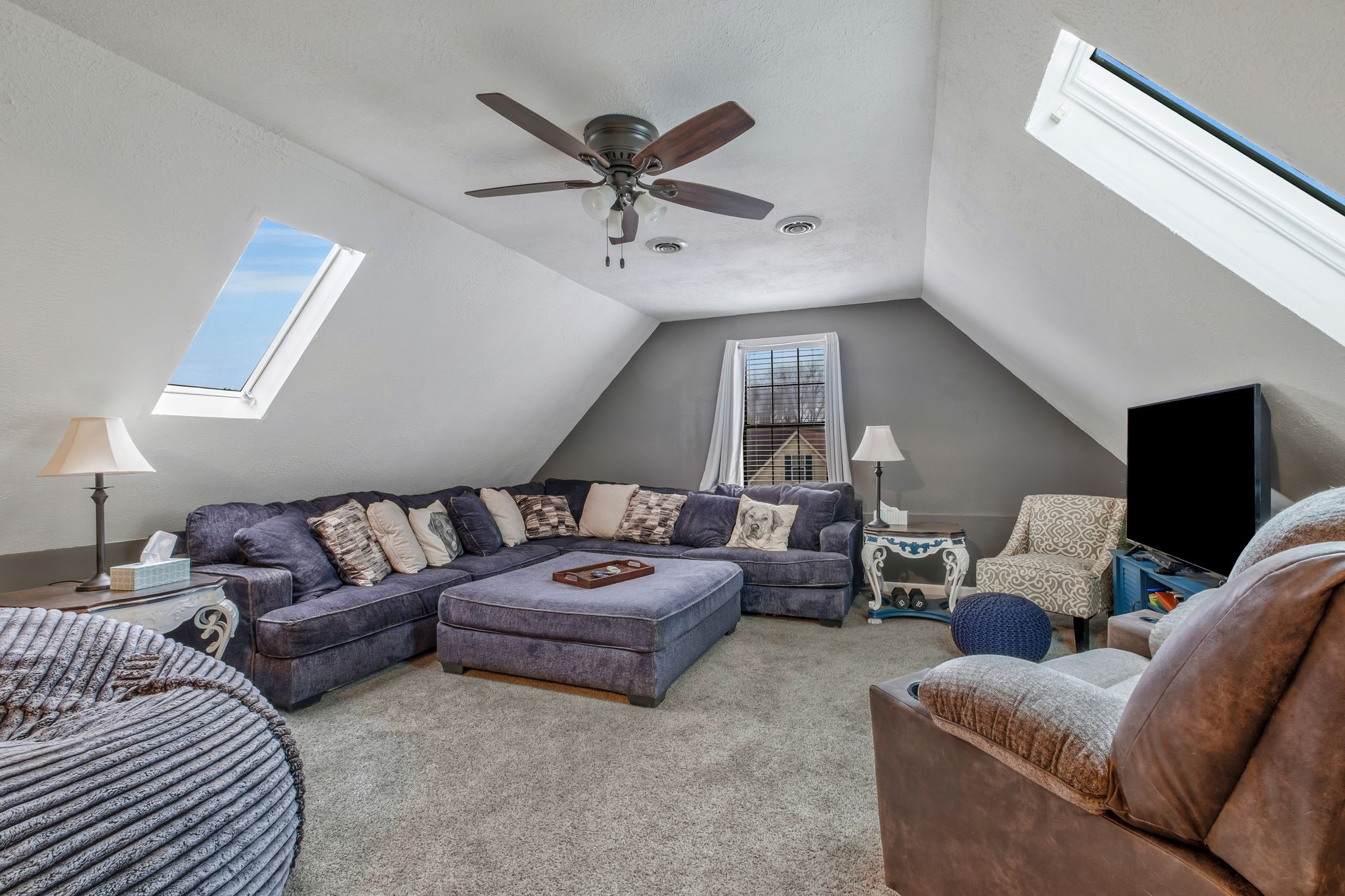 2048 Ransom Place Nashville, TN 37217 - Photo 23 of 30 a living room with furniture
