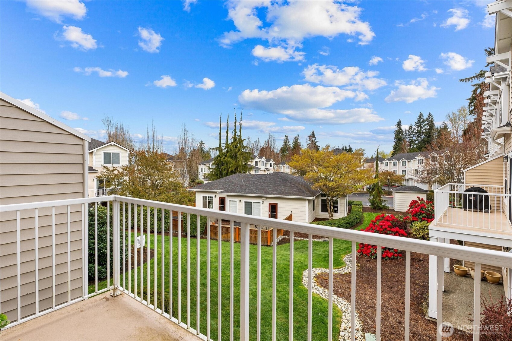 11856 Northeast 162nd Lane, Unit 94 Bothell, WA 98011 - Photo 22 of 36 a view of a city from a balcony