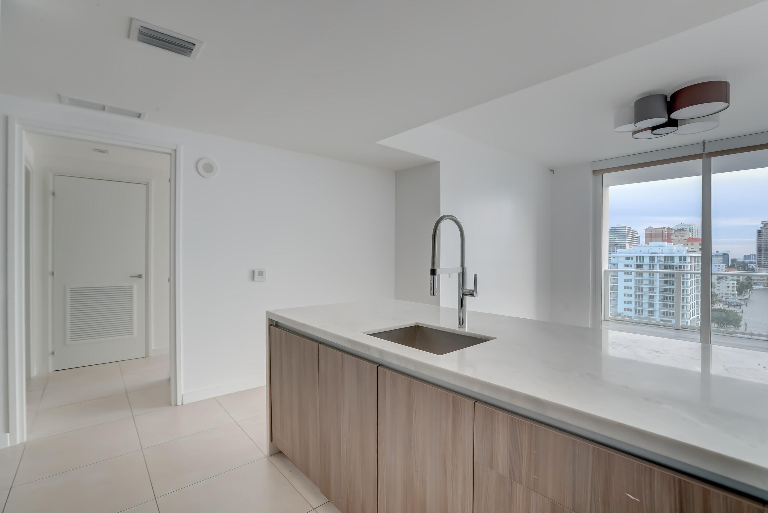 401 North Birch Road, Unit 1203 Fort Lauderdale, FL 33304 - Photo 11 of 66 KITCHEN