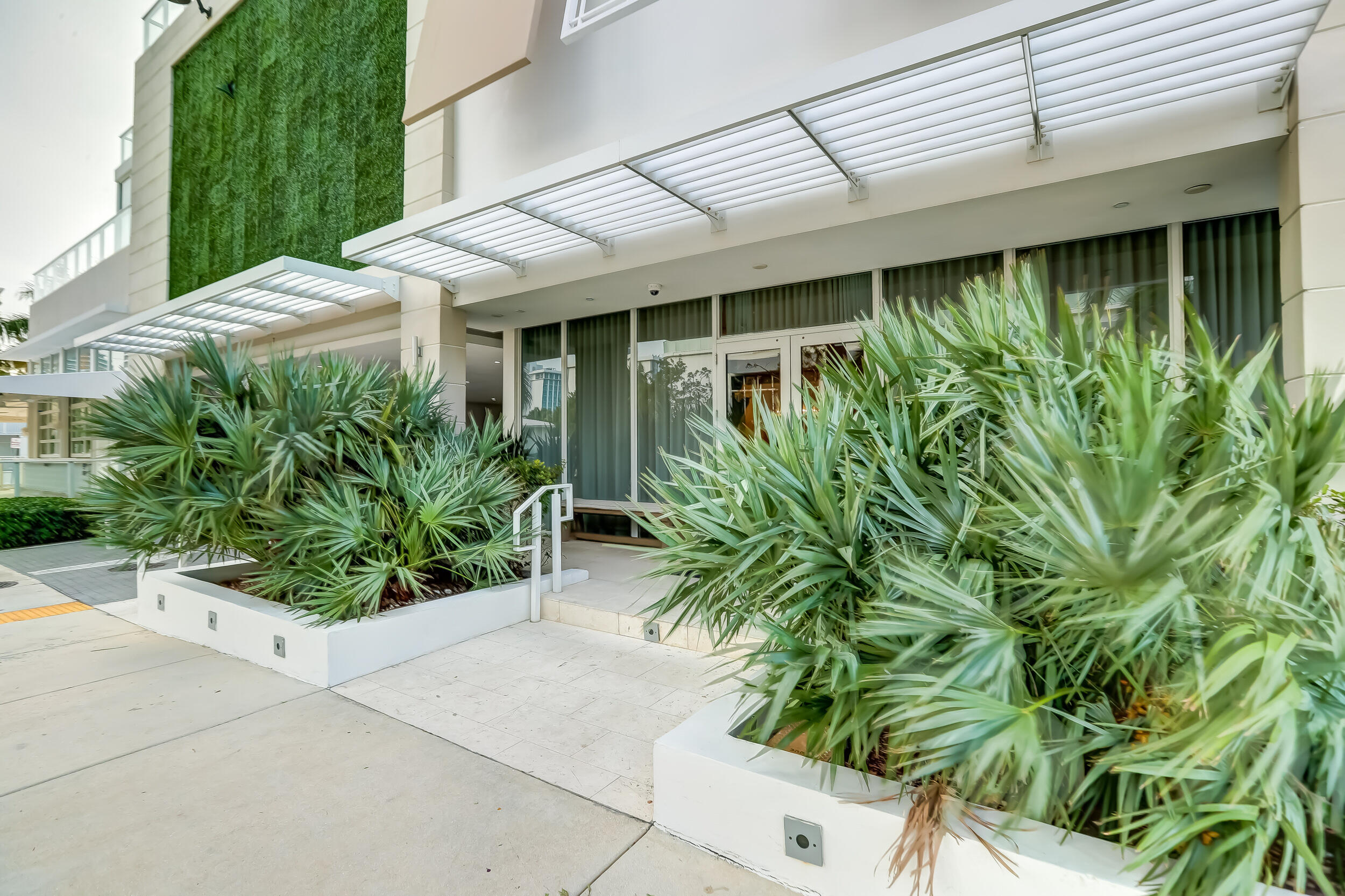 401 North Birch Road, Unit 1203 Fort Lauderdale, FL 33304 - Photo 2 of 66 Front Bldg Entry