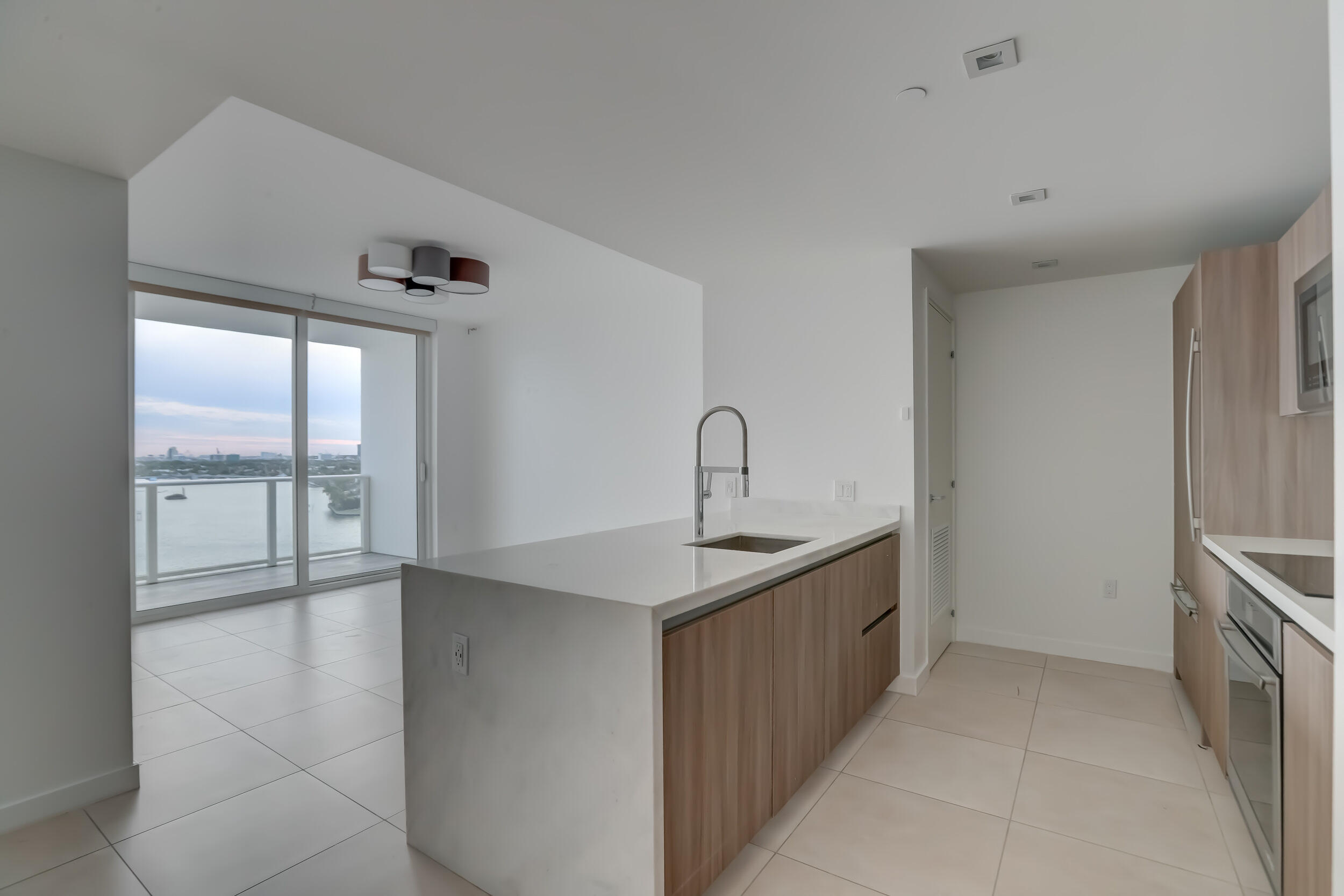 401 North Birch Road, Unit 1203 Fort Lauderdale, FL 33304 - Photo 7 of 66 KITCHEN