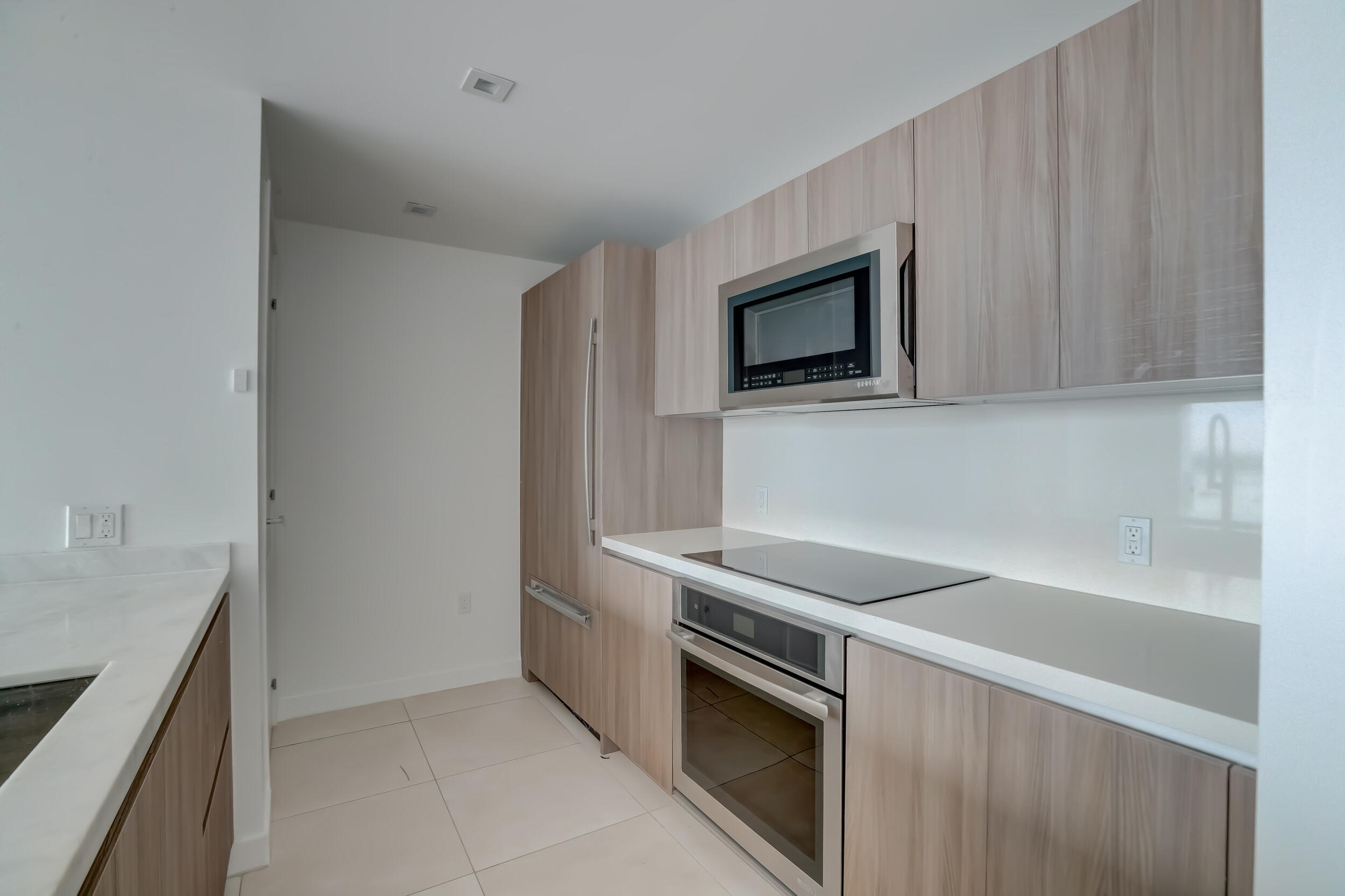 401 North Birch Road, Unit 1203 Fort Lauderdale, FL 33304 - Photo 8 of 66 KITCHEN