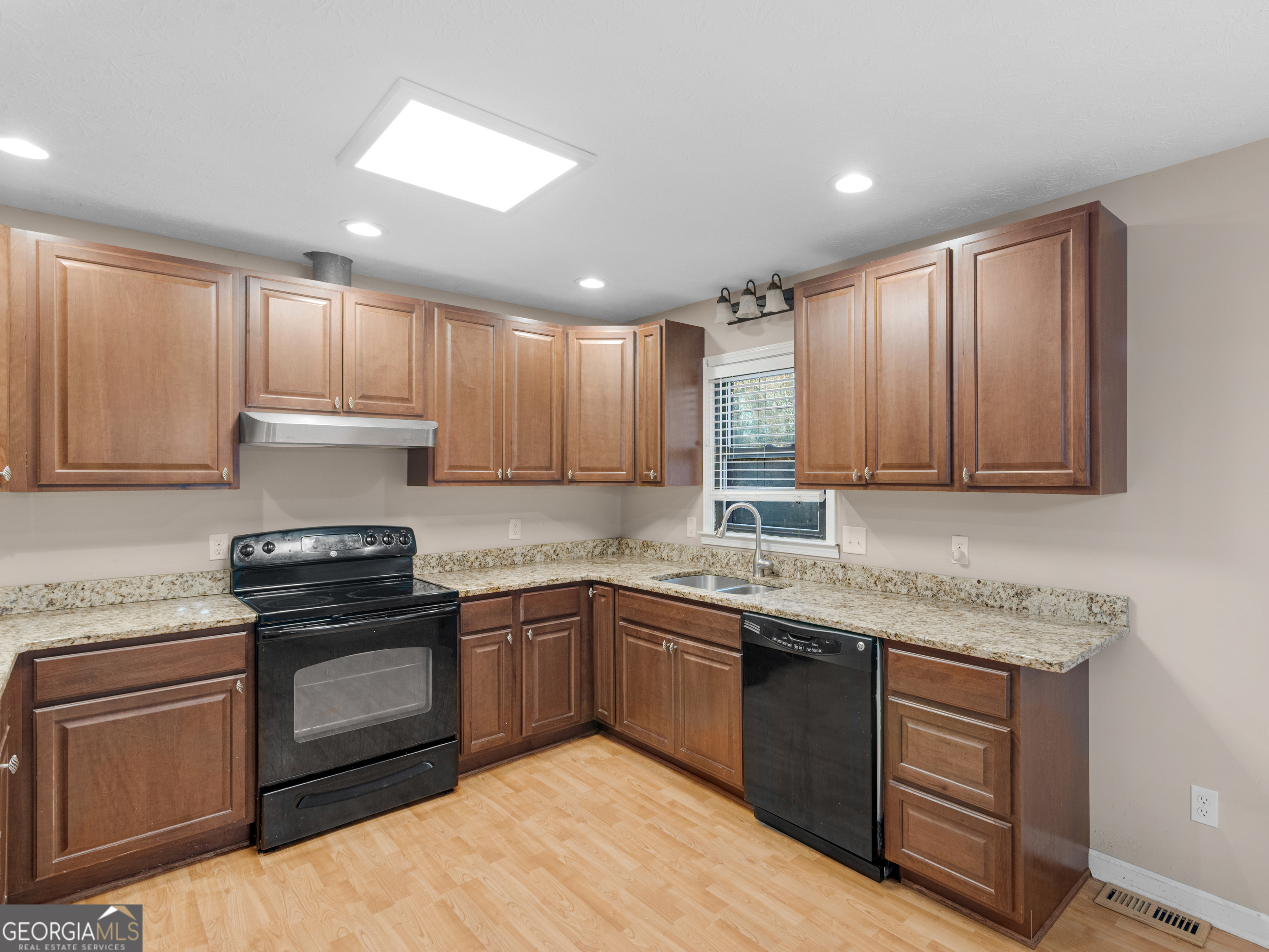 812 Cheatham Road Griffin, GA 30223 - Photo 13 of 44