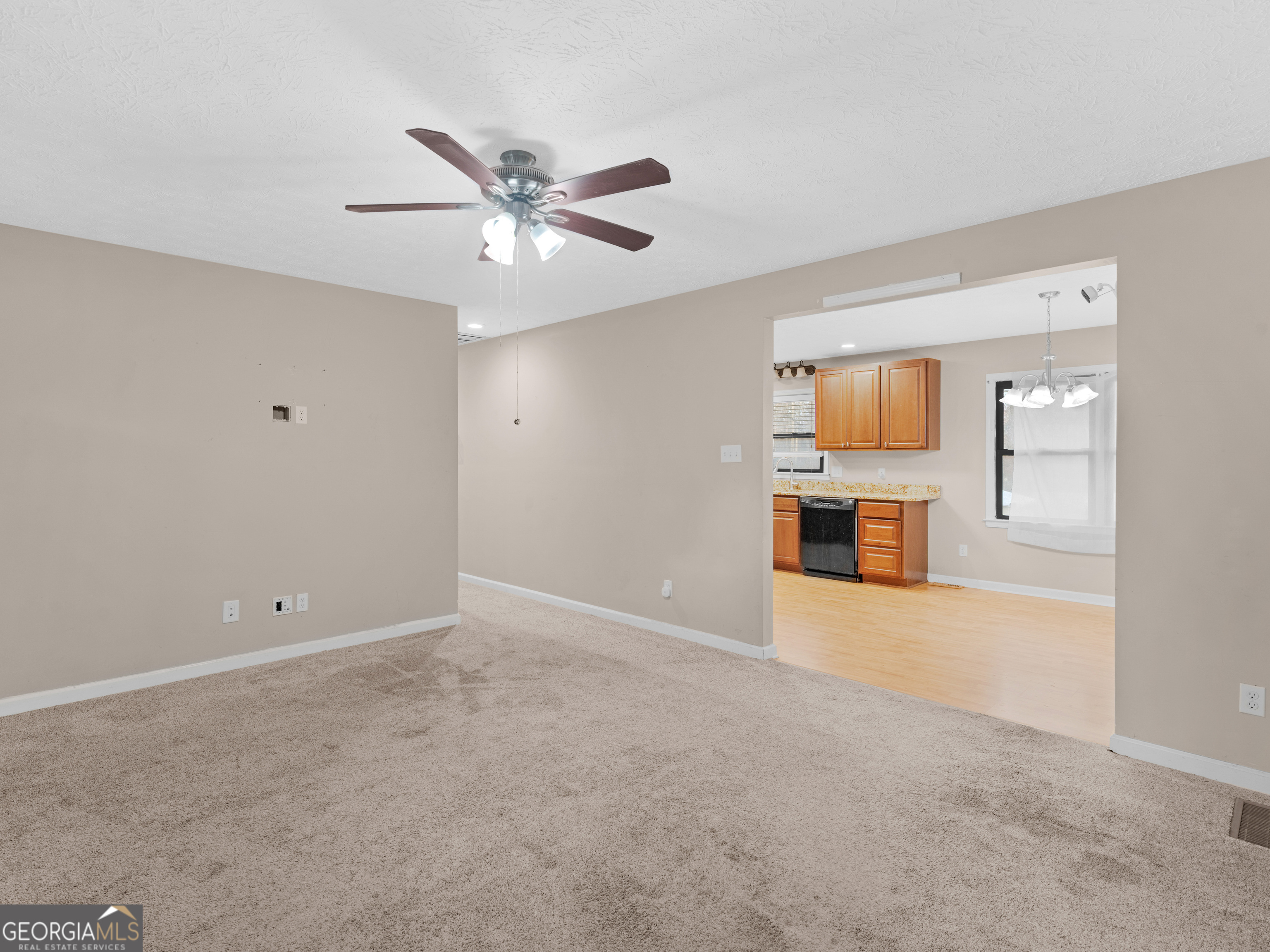 812 Cheatham Road Griffin, GA 30223 - Photo 5 of 44