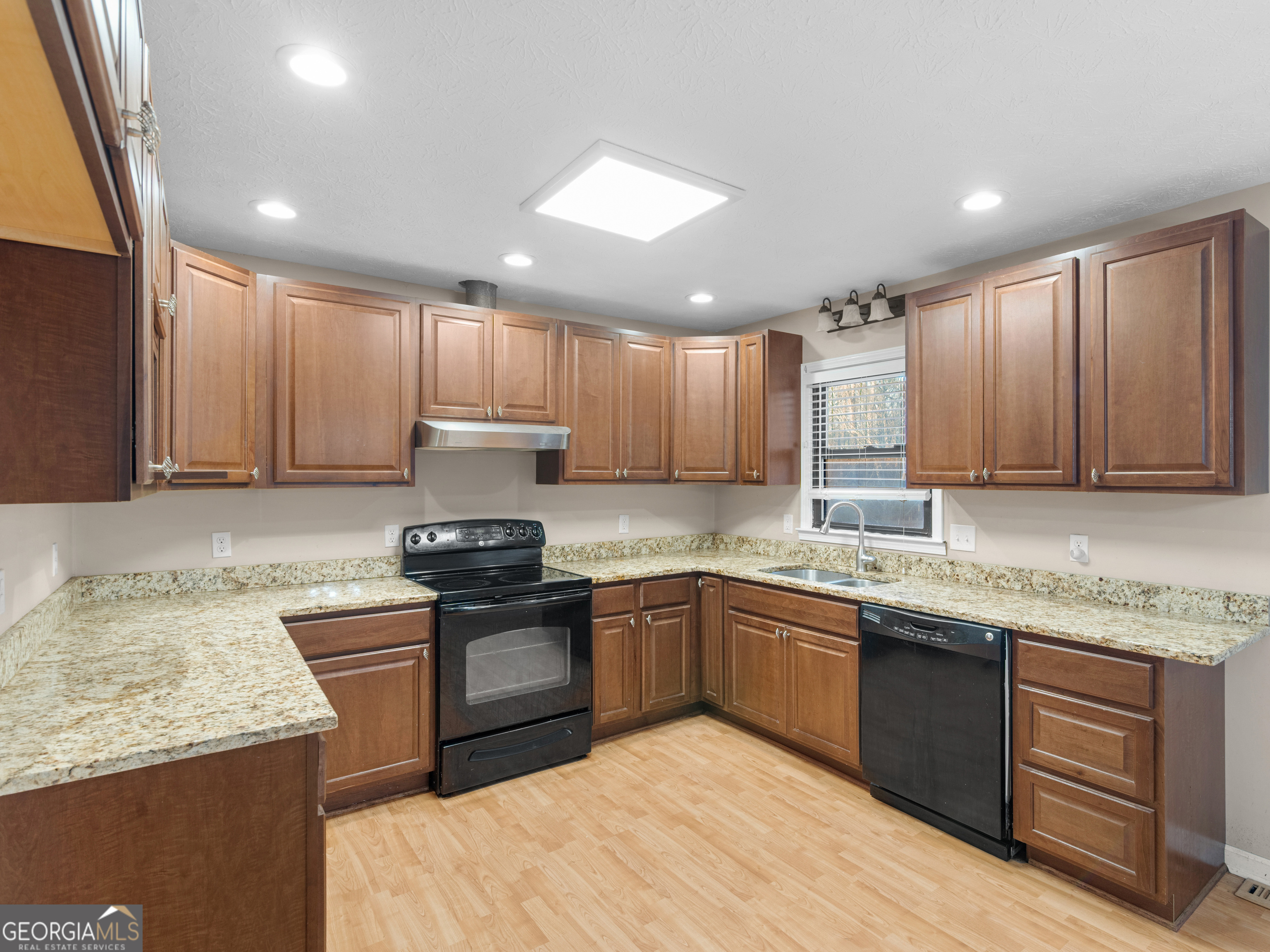 812 Cheatham Road Griffin, GA 30223 - Photo 8 of 44