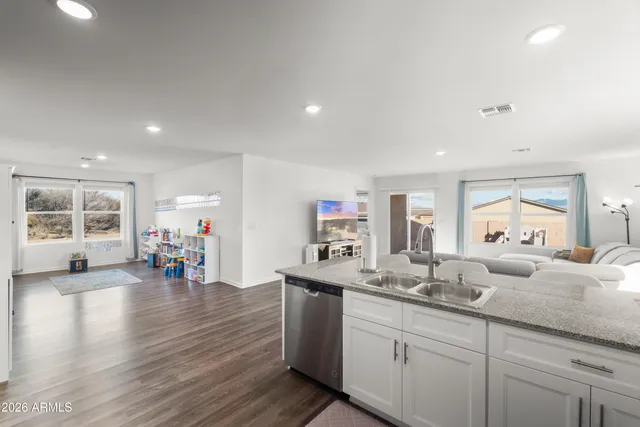 $313,000 | 1243 South Lenora Loop, Benson, AZ 85602