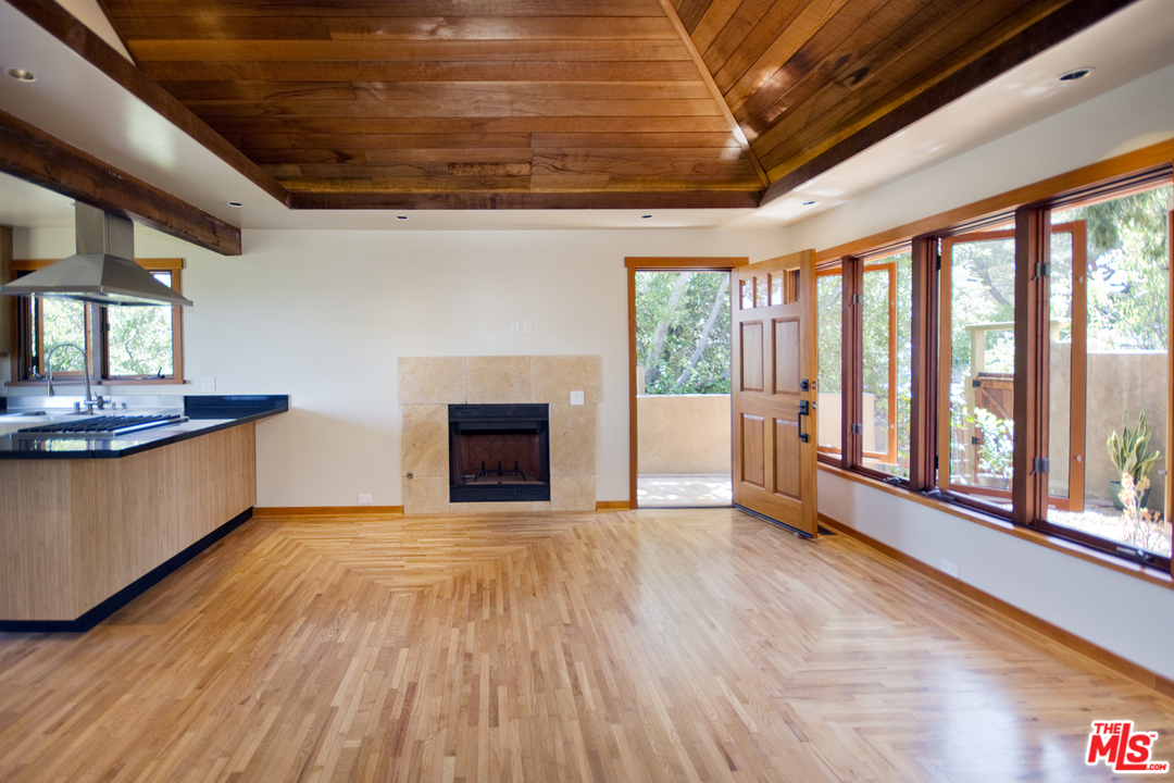 21071 Waveview Drive Topanga, CA 90290 - Photo 11 of 43