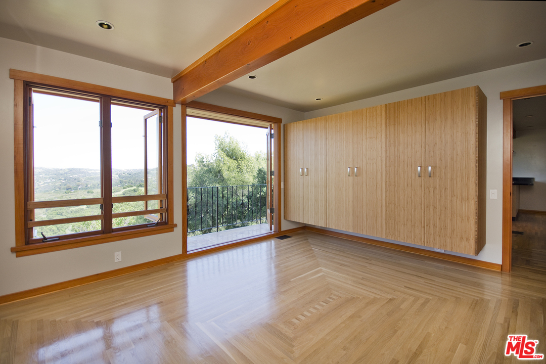 21071 Waveview Drive Topanga, CA 90290 - Photo 19 of 43