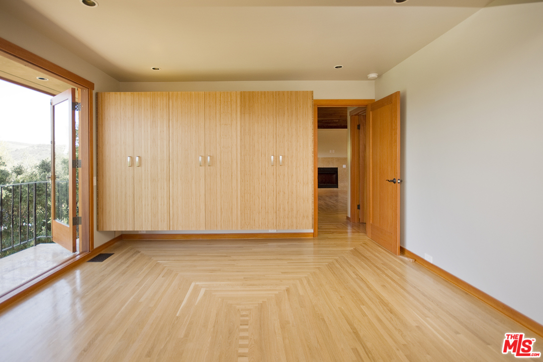 21071 Waveview Drive Topanga, CA 90290 - Photo 20 of 43