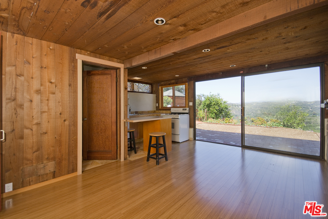 21071 Waveview Drive Topanga, CA 90290 - Photo 29 of 43