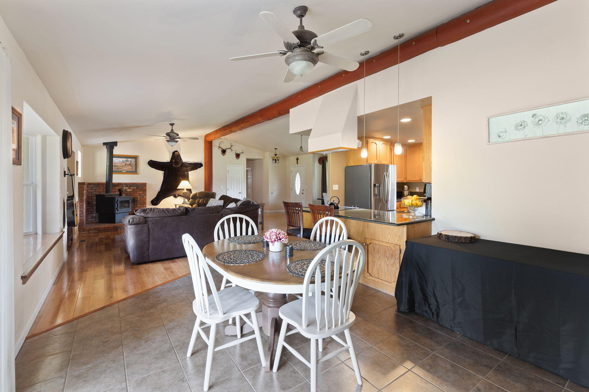 379 Oak Ranch Road Grants Pass, OR 97526 - Photo 15 of 38 12_dining-room3