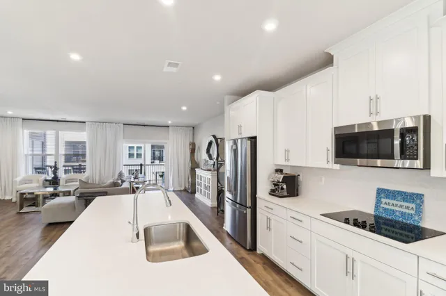 $3,600 | 44501 Wolfhound Square, Ashburn, VA 20147