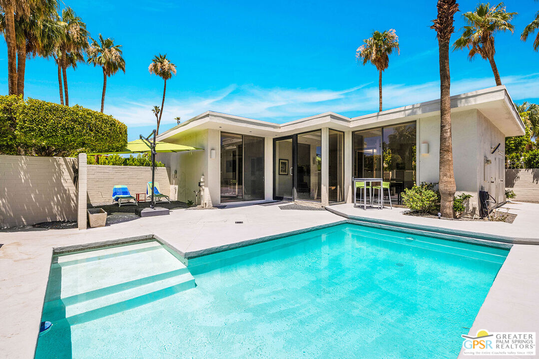 130 West Racquet Club Road, Unit 502 Palm Springs, CA 92262 - Photo 2 of 33 Gallery Image 2