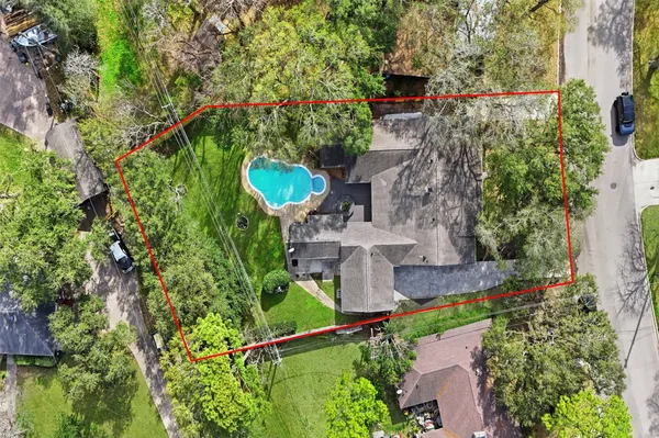$529,900 | 9323 Braes Bayou Drive, Houston, TX 77074