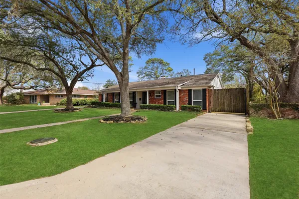 $529,900 | 9323 Braes Bayou Drive, Houston, TX 77074