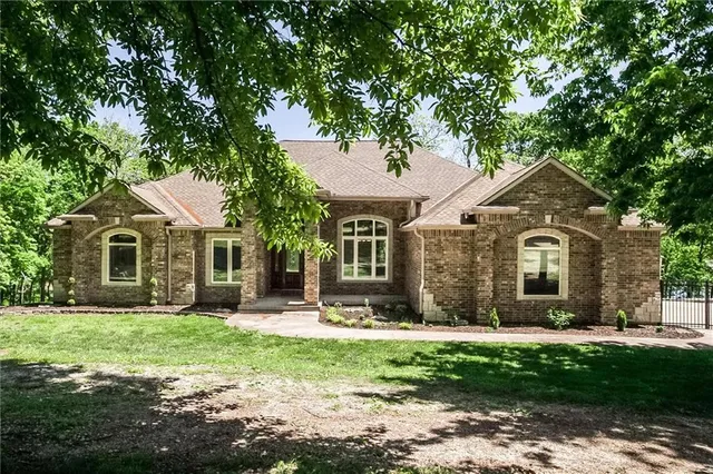 $855,000 | 921 1751st Road, Bates City, MO 64011