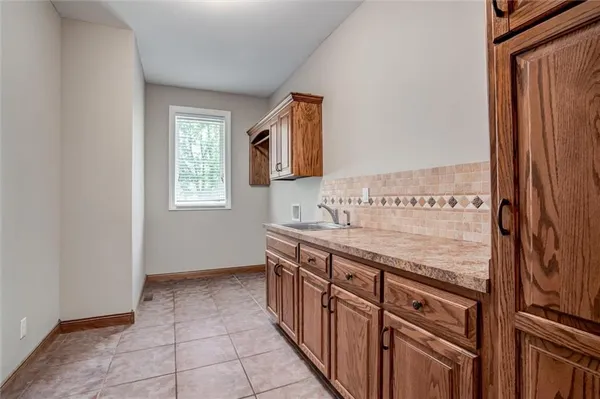 $849,900 | 921 1751st Road, Bates City, MO 64011