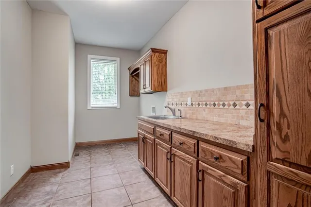 $855,000 | 921 1751st Road, Bates City, MO 64011