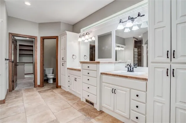 $855,000 | 921 1751st Road, Bates City, MO 64011