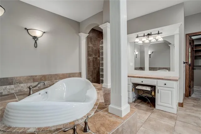 $855,000 | 921 1751st Road, Bates City, MO 64011