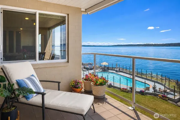 $777,000 | 10203 47th Avenue Southwest, Unit A306, Seattle, WA 98146