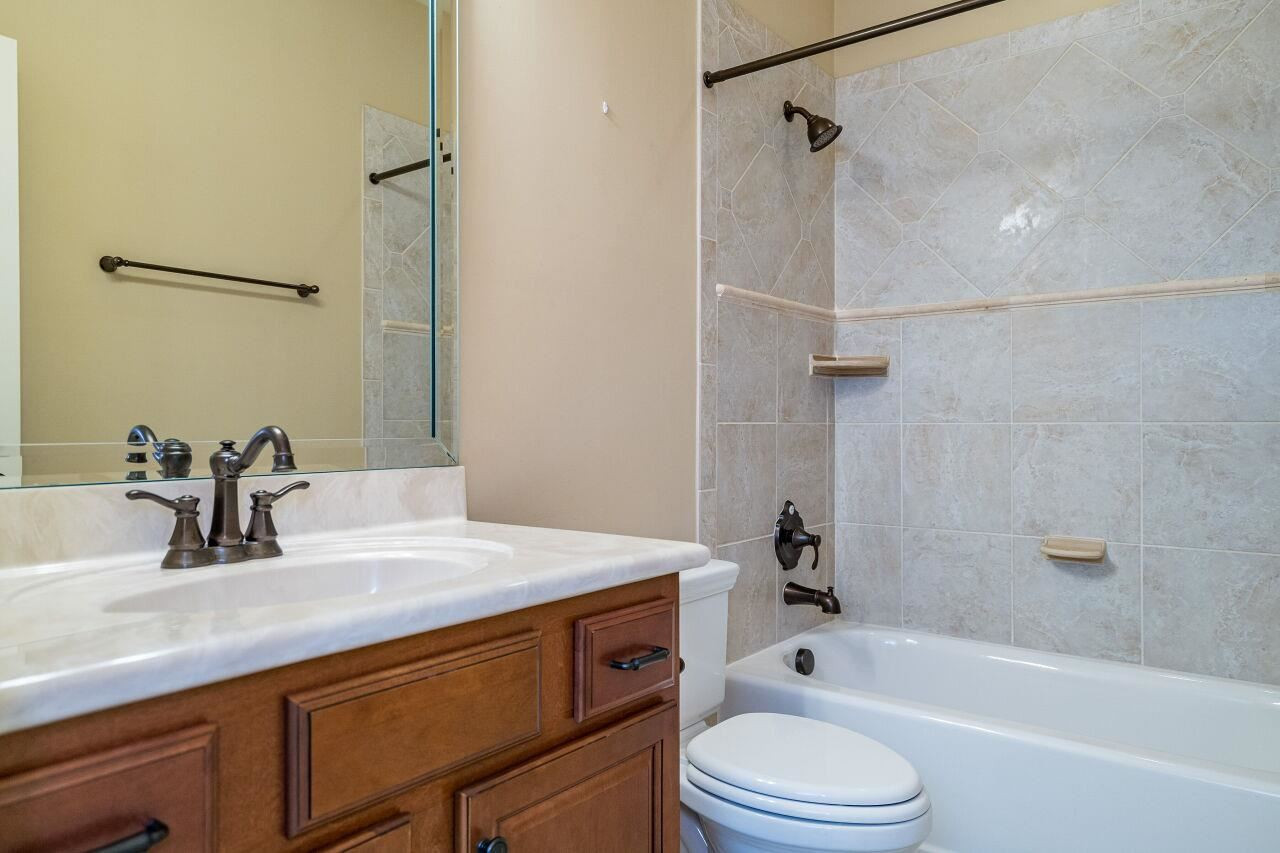 3820 Laurel Hills Road Raleigh, NC 27612 - Photo 23 of 30 Full bath en suite with upstairs bedroom! Bath