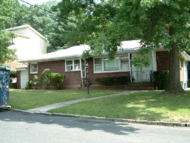 23 Rochelle Street Staten Island, NY 10304 - Photo 1 of 3 Primary Photo
