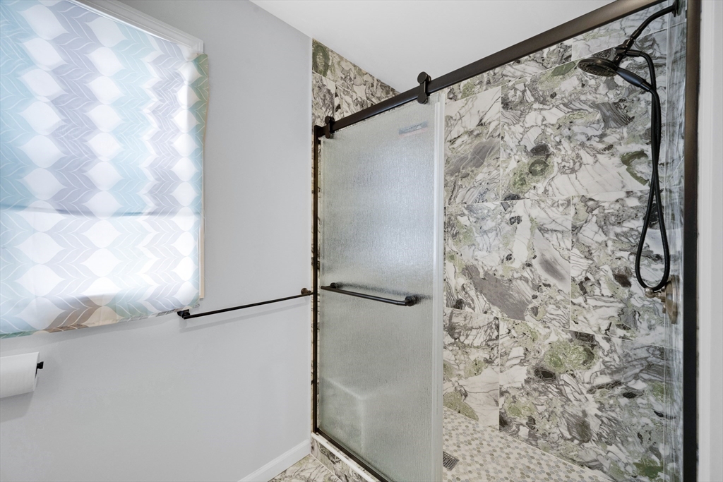 42 Ringgold Street Springfield, MA 01107 - Photo 32 of 38