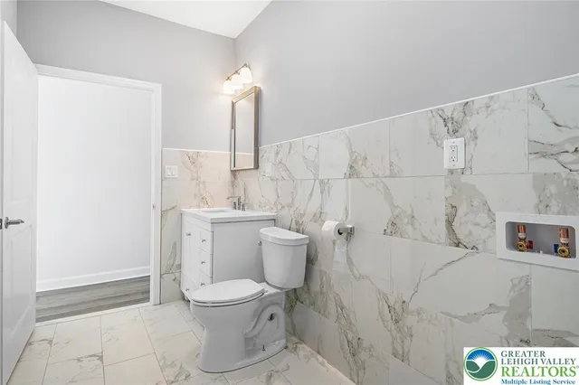 $624,999 | 601 Fireline Road, Bowmanstown, PA 18071